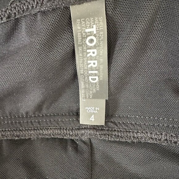 Torrid Wireless Grommet Lace Up One Piece Swimsuit Size 4X Black - Picture 4 of 13